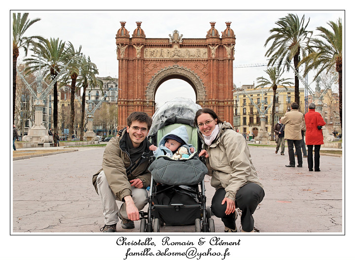 IMG_1511_RD.jpg - Nous devant l'Arc de Triomf