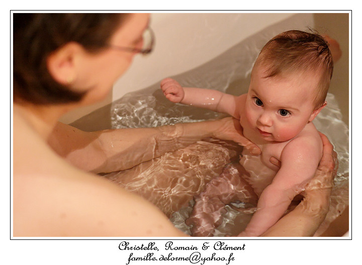 IMG_1275_RD.jpg - Je prend le bain avec maman