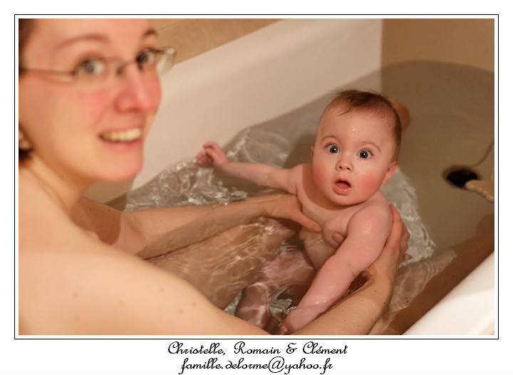 IMG_1276_RD.jpg - Je prend le bain avec maman