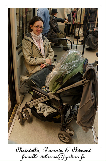 IMG_1709_RD.jpg - Dans le funiculaire avec maman