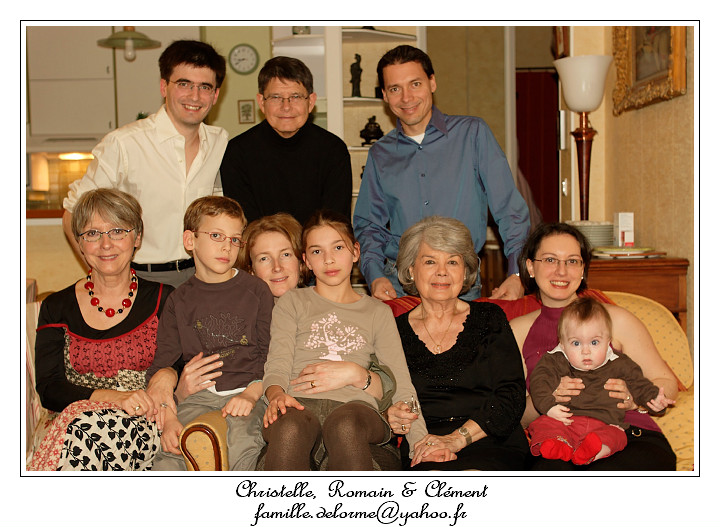 IMG_1253_RD.jpg - Grand Grand Mre, Grand Mre, Grand Pre, Tonton Denis, Tata Fany, Cousine Audrey, Cousin Tho, Papa, Maman et moi