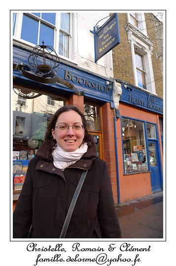 P1020054_RD.jpg - La Librairie de Hugh Grant dans le film "Coup de foudre  Notting Hill" avec Julia Roberts