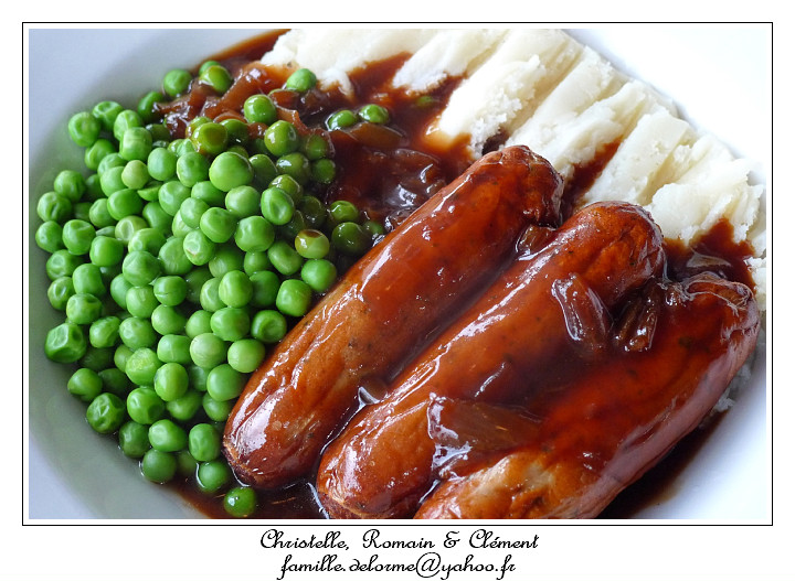 P1010403_RD.jpg - sausage + mash potatos + peas