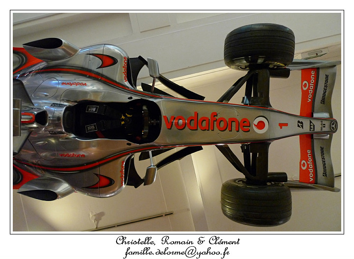 P1010938_RD.jpg - Expo sur les retombes de la recherche en F1 sur la vie de tous les jours... comme quoi la F1 peut vous tre utile (ex: valve artificielle pour coeur,...)