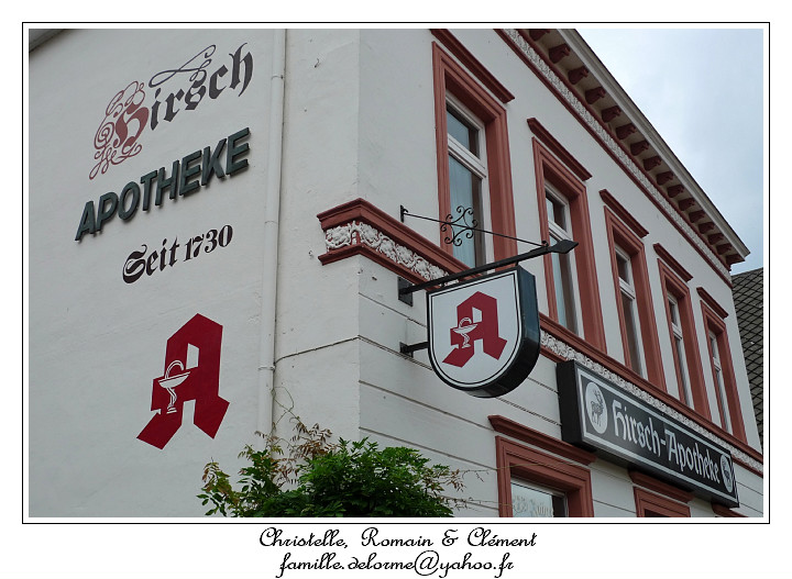 P1000418_RD.jpg - Pharmacie