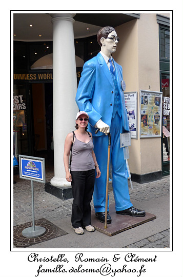 P1000874_RD.jpg - Maman  ct de l'homme le plus grand du monde!